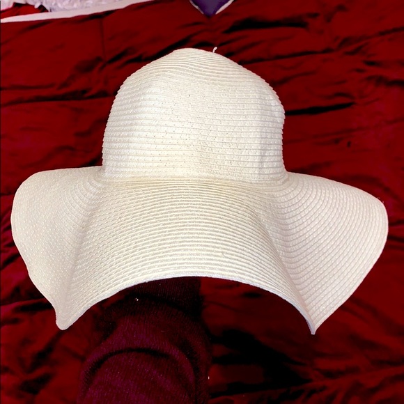 Beige Floppy Straw Hat - Picture 3 of 3